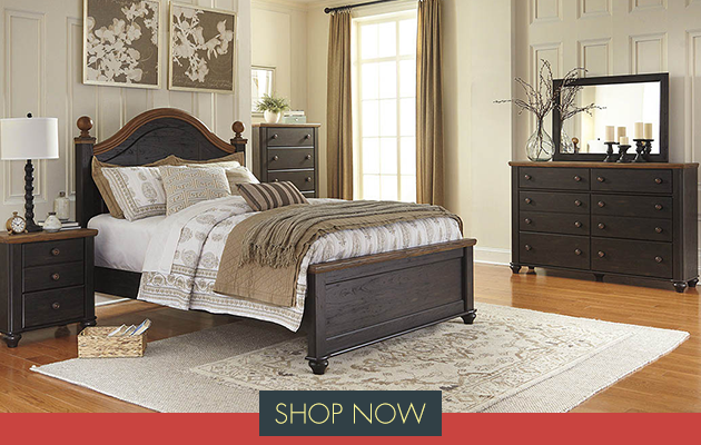Maxington Two-Tone Queen/Full Poster Bed